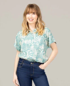 Chemise Femme Manches Courtes Imprimé Vert 9 Chemise Femme Manches Courtes Imprimé Vert -Terre De Marin Boutique prod 10725 chemise chemisier mc imprime vert celiora 666x812 fc7ea0111e0b