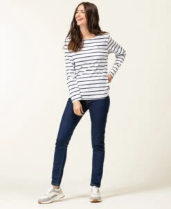 Marinière Femme Fond Blanc Rayé Bleu Marine -Terre De Marin Boutique prod 6663 mariniere ml fond blanc raye indigo pacage 666x812 fc7ea0111e0b