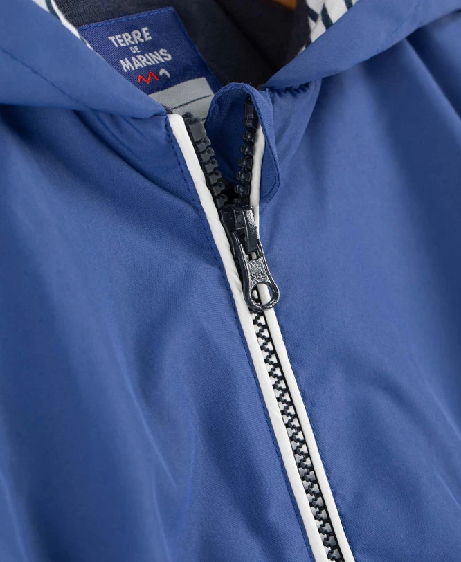 Coupe Vent Bleu à Capuche Garçon 3 Coupe Vent Bleu à Capuche Garçon – Image 3