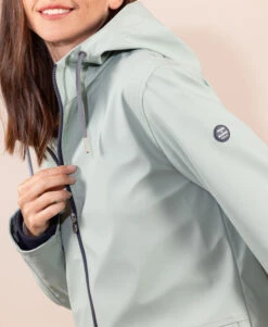 Ciré Vert Amande Femme 11 Ciré Vert Amande Femme -Terre De Marin Boutique prod 9245 imper cire vert pale fecirec 666x812 fc7ea0111e0b