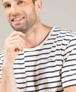 Marinière Homme Manches Courtes Fond Grège Rayé Bleu Marine 7 Marinière Homme Manches Courtes Fond Grège Rayé Bleu Marine -Terre De Marin Boutique prod 9270 mariniere mc fond grege raye indigo ecohok 666x812 fc7ea0111e0b